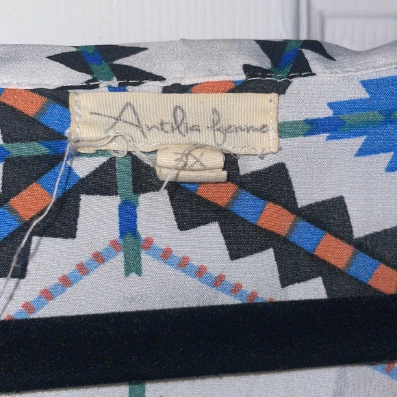 Sheer white blouse with southwestern pattern. - Picture 4 of 5